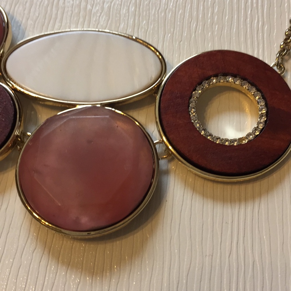 Goldtone statement necklace. - Picture 2 of 2